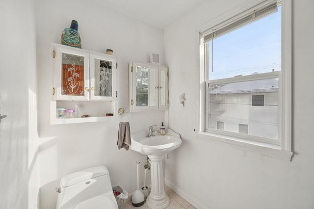 7 Oakwood Street, Ypsilanti City, MI 48197