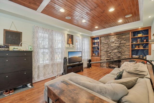 7 Oakwood Street, Ypsilanti City, MI 48197