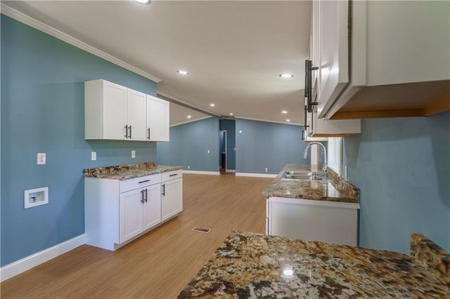 1412 Floyd Circle, Gainesville, GA 30507