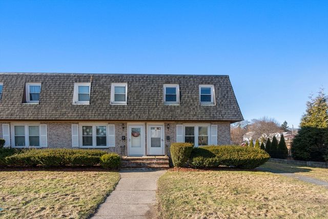 19 Moreland 19, Dedham, MA 02026