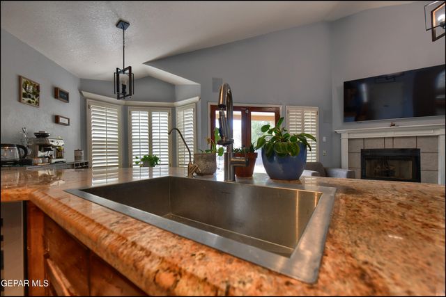 4447 SHADOW WILLOW Drive, El Paso, TX 79922