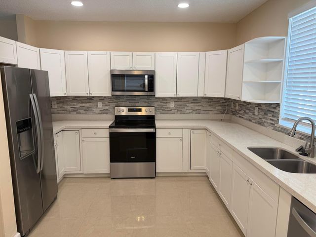 940 Doveplum Court, Hollywood, FL 33019