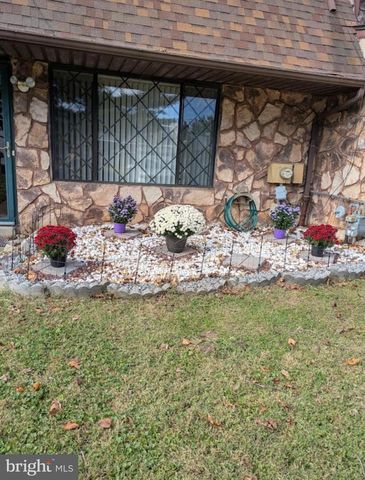 1704 NATHANIEL DR, Philadelphia, PA 19116