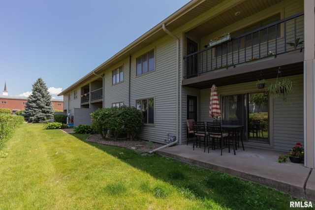 4554 BUNKER HILL Drive, Bettendorf, IA 52722