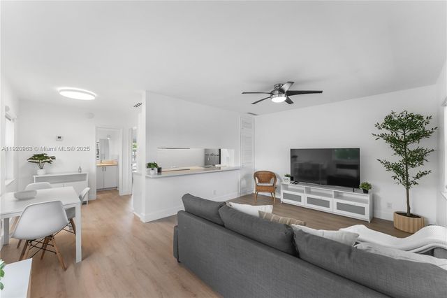 815 Middle River Dr 218, Fort Lauderdale, FL 33304