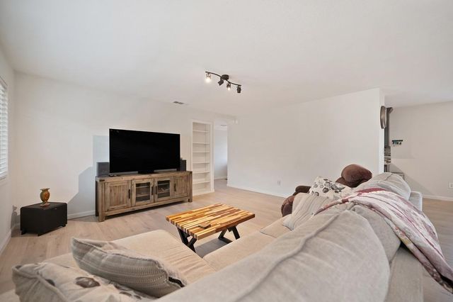 8472 Joe Rodgers Rd, Granite Bay, CA 95746