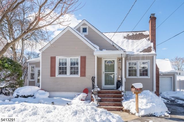 49 Locust Dr, Kenilworth Boro, NJ 07033