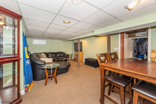 49 Locust Dr, Kenilworth Boro, NJ 07033