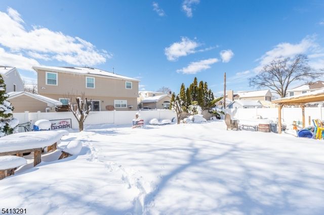 49 Locust Dr, Kenilworth Boro, NJ 07033