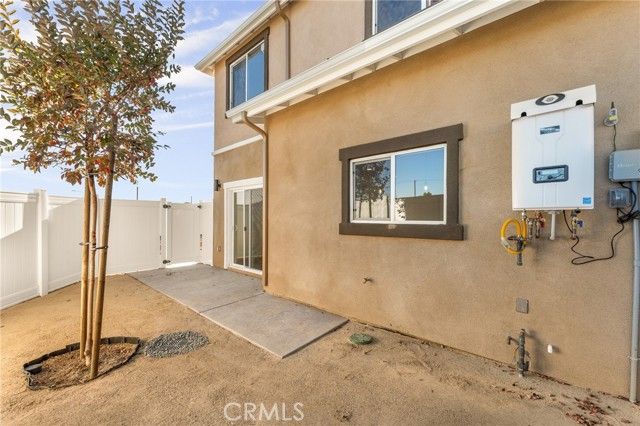 904 Hert St, Colton, CA 92324