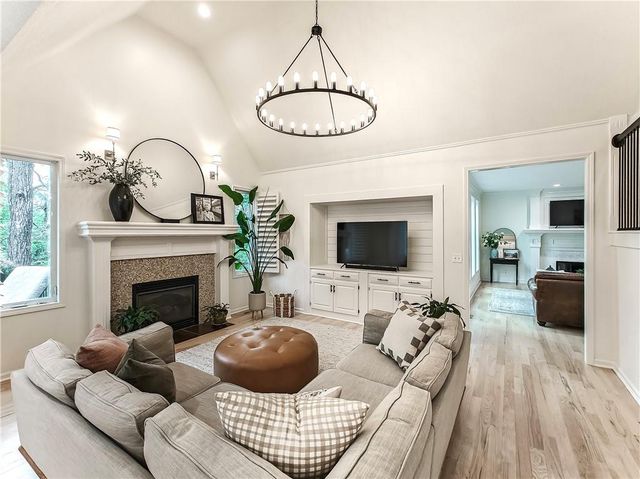 11151 S Whitetail Lane, Olathe, KS 66061