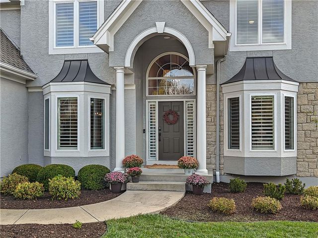 11151 S Whitetail Lane, Olathe, KS 66061