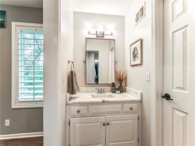 11151 S Whitetail Lane, Olathe, KS 66061