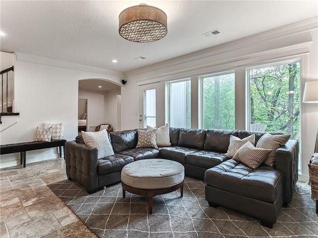 11151 S Whitetail Lane, Olathe, KS 66061