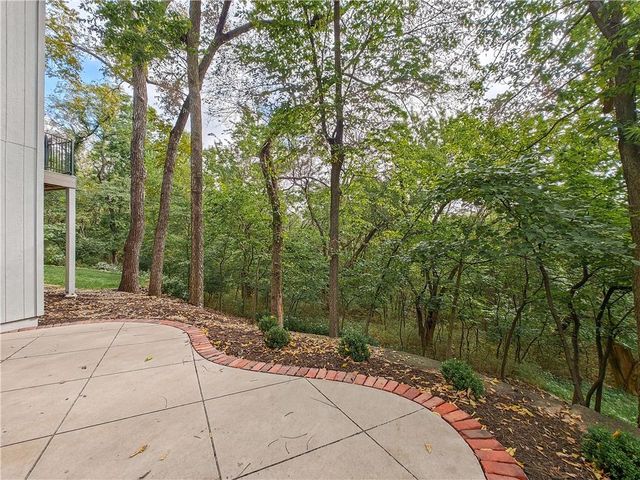 11151 S Whitetail Lane, Olathe, KS 66061