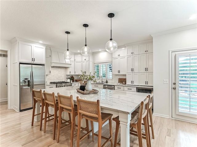 11151 S Whitetail Lane, Olathe, KS 66061