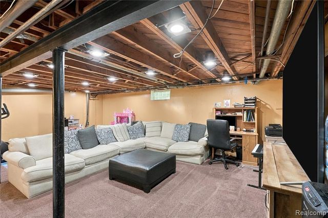 24344 Rosebud Avenue, Eastpointe, MI 48021