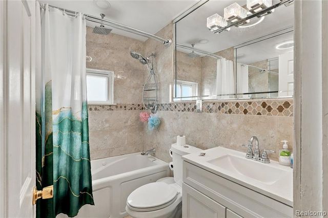 24344 Rosebud Avenue, Eastpointe, MI 48021