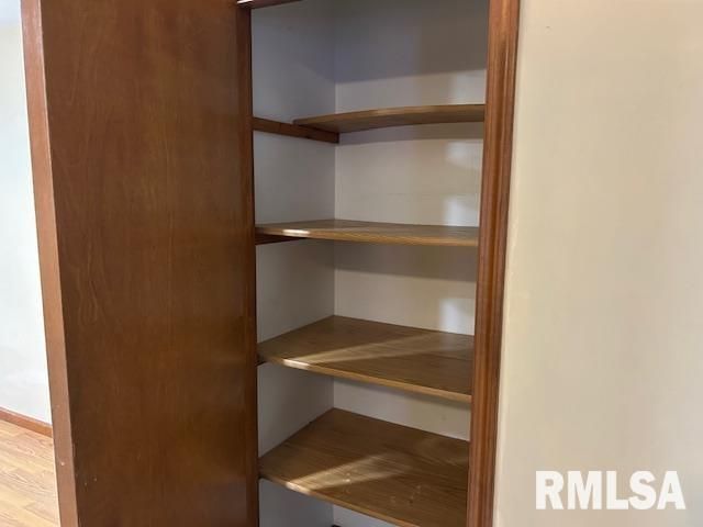 3136 Lakeshire Drive, Springfield, IL 62707