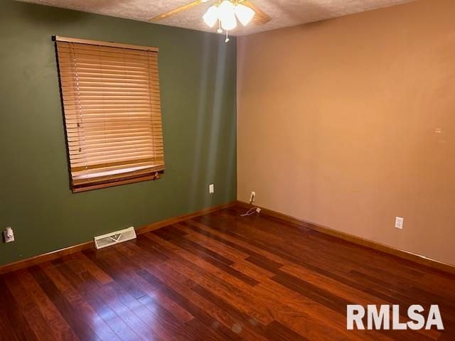 3136 Lakeshire Drive, Springfield, IL 62707