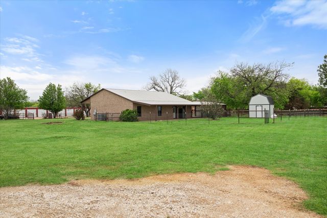 504 N Texas Street, Tioga, TX 76271