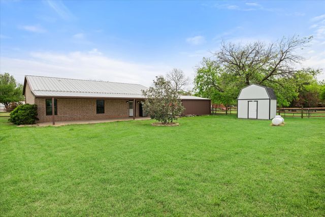 504 N Texas Street, Tioga, TX 76271