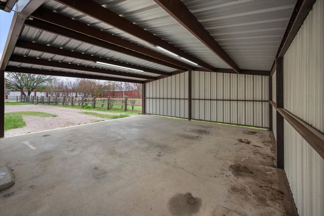 504 N Texas Street, Tioga, TX 76271