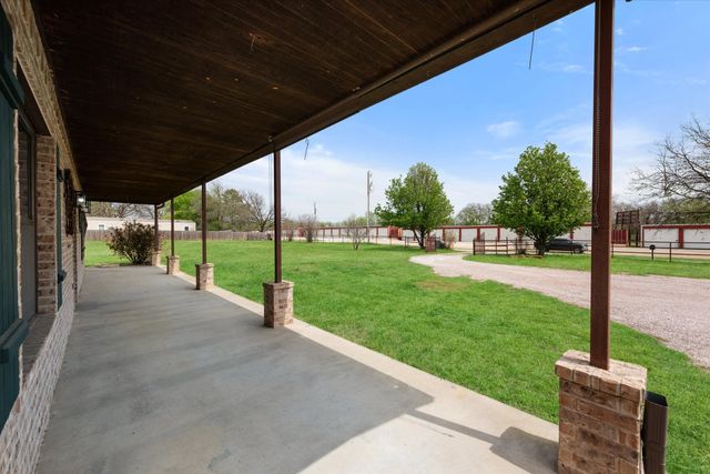 504 N Texas Street, Tioga, TX 76271