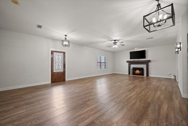 504 N Texas Street, Tioga, TX 76271