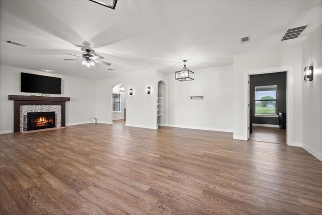 504 N Texas Street, Tioga, TX 76271