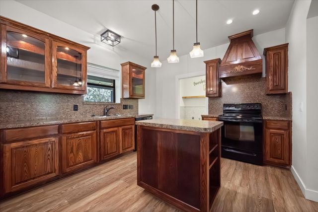 504 N Texas Street, Tioga, TX 76271