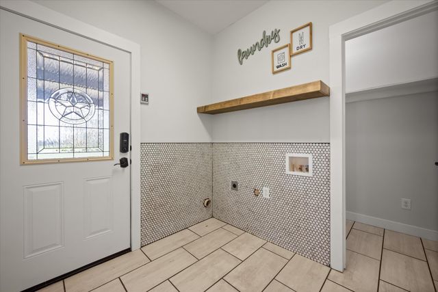 504 N Texas Street, Tioga, TX 76271