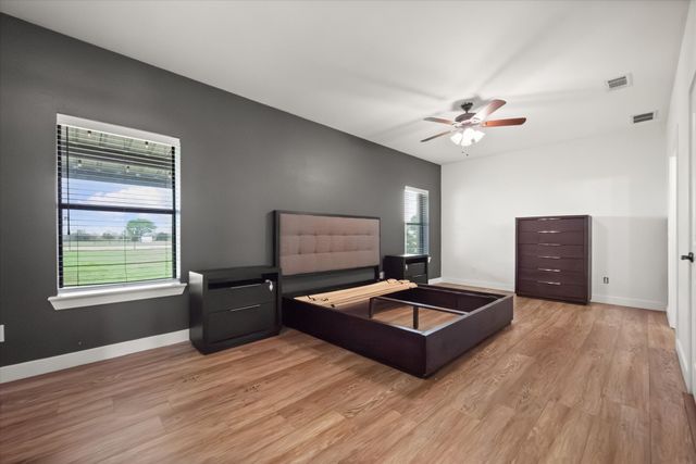 504 N Texas Street, Tioga, TX 76271