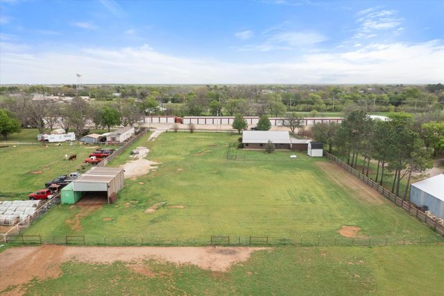 504 N Texas Street, Tioga, TX 76271
