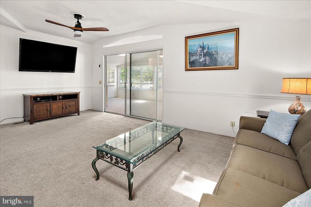 Image 11 of property listing at 4 ANCHOR WAY DR, Berlin, MD 21811