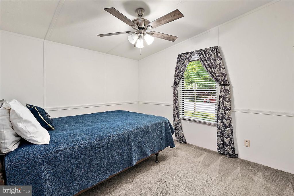Image 21 of property listing at 4 ANCHOR WAY DR, Berlin, MD 21811