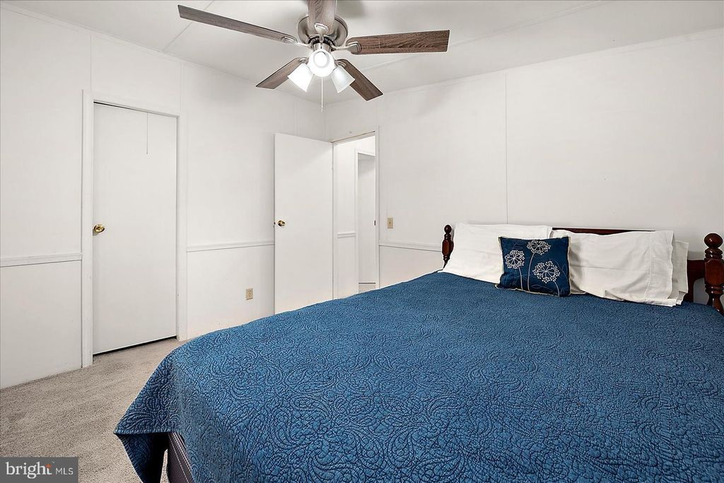 Image 23 of property listing at 4 ANCHOR WAY DR, Berlin, MD 21811