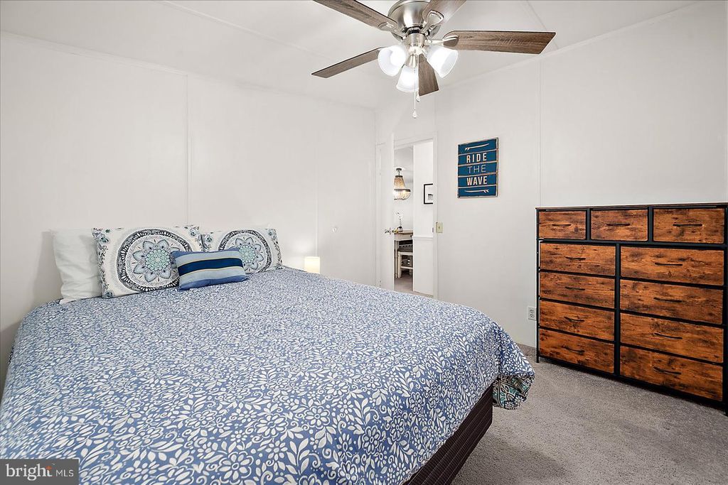 Image 26 of property listing at 4 ANCHOR WAY DR, Berlin, MD 21811