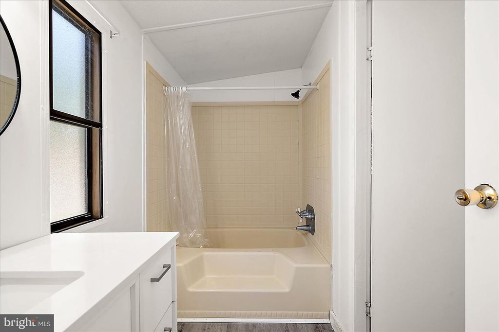 Image 29 of property listing at 4 ANCHOR WAY DR, Berlin, MD 21811