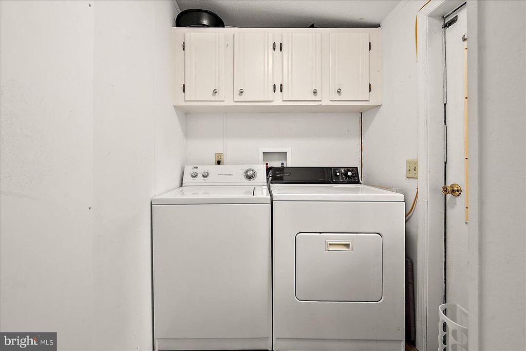 Image 33 of property listing at 4 ANCHOR WAY DR, Berlin, MD 21811