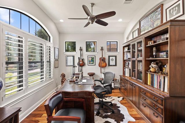 11712 Red Oak Valley LN, Austin, TX 78732