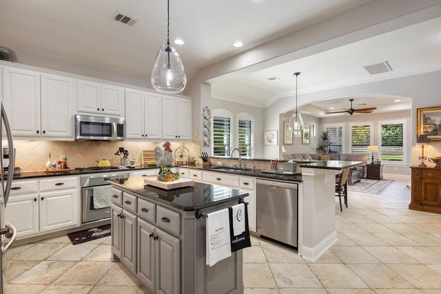 11712 Red Oak Valley LN, Austin, TX 78732