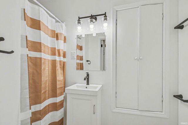 1006 W Rose Street, South Bend, IN 46616