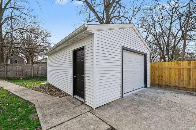 1006 W Rose Street, South Bend, IN 46616