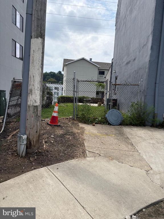 4610 CANTON, Philadelphia, PA 19127