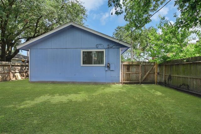 8829 Carousel Lane, Houston, TX 77080
