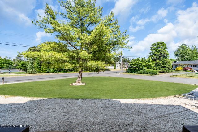 60 Ashwood Drive, Brick, NJ 08723