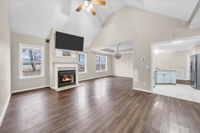 306 Blackberry Ln, Manchester, TN 37355