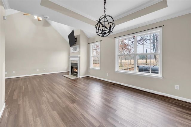 306 Blackberry Ln, Manchester, TN 37355