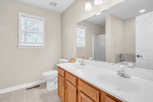 306 Blackberry Ln, Manchester, TN 37355